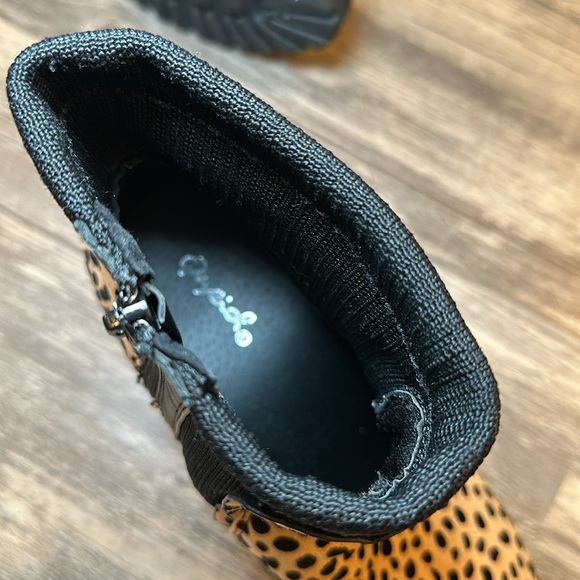 Qupid Chelsea Cheetah Bootie Spotted Faux Suede Zip-Up - SZ 8 - Picture 4 of 6